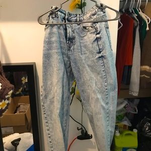 light mom jeans